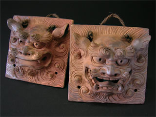 素焼きの面シーサーペア